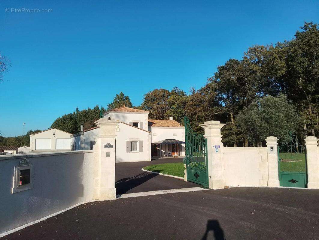 Maison à MOUTHIERS-SUR-BOEME