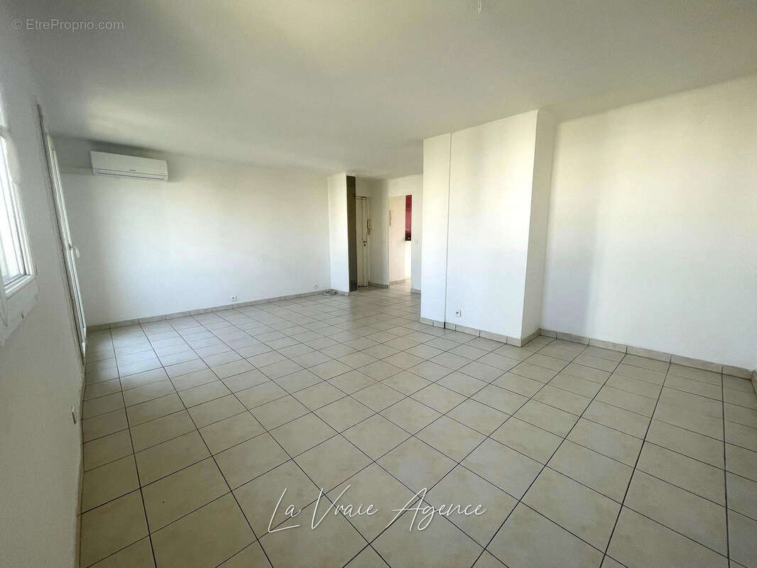 Appartement à MARSEILLE-4E