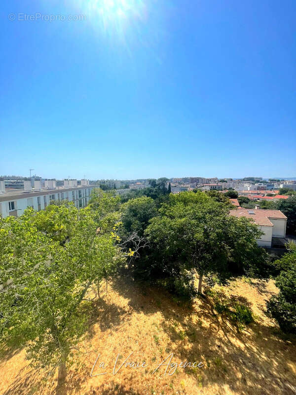 Appartement à MARSEILLE-4E