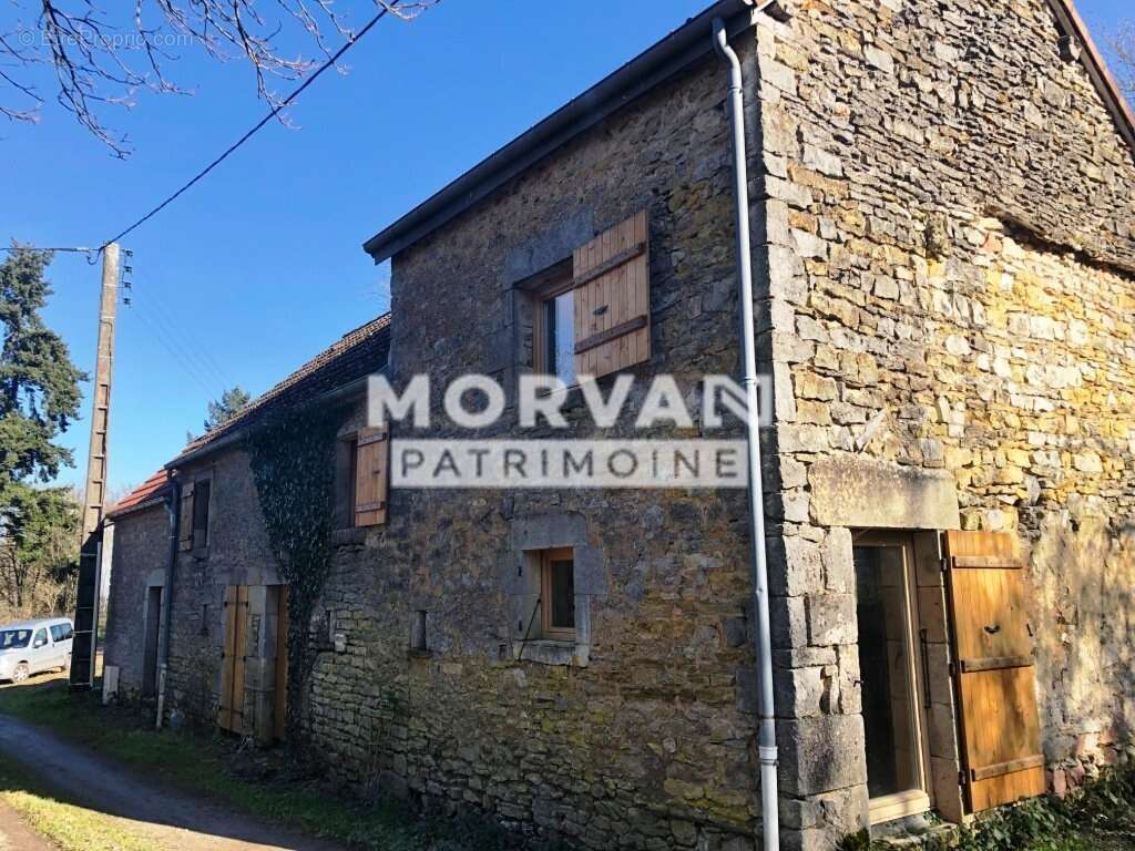 Maison à SAINT-SAULGE