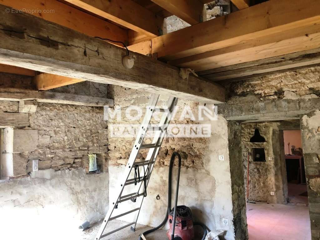 Maison à SAINT-SAULGE