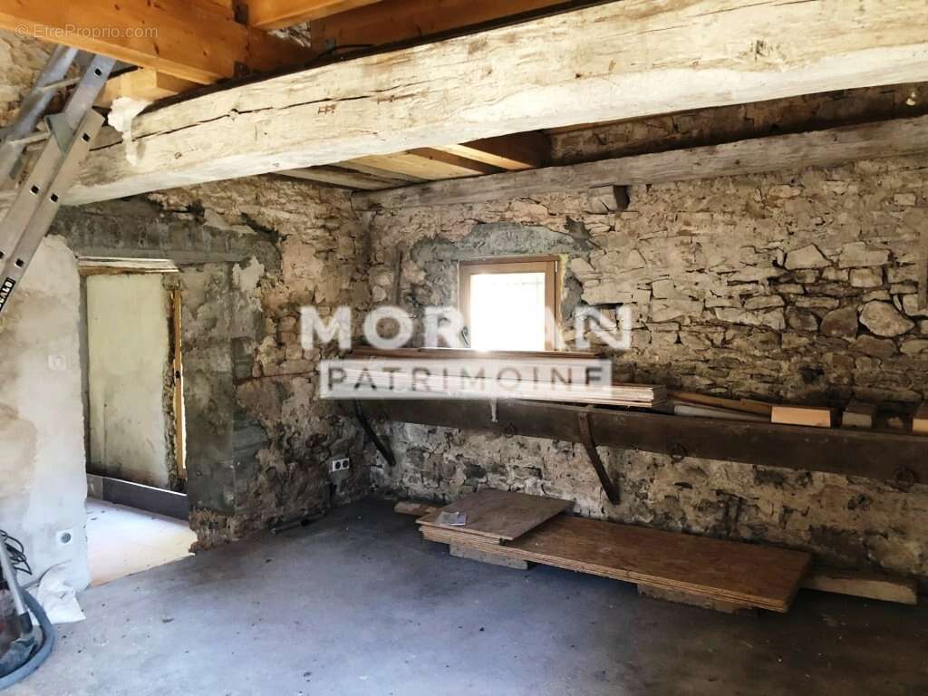 Maison à SAINT-SAULGE