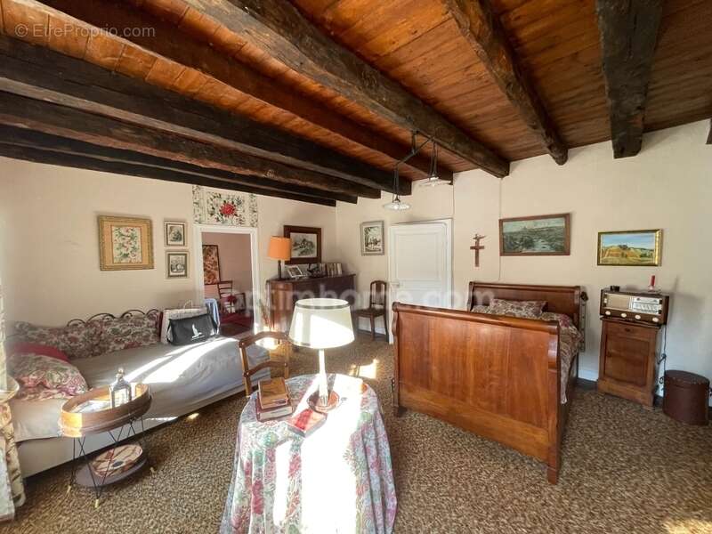 Maison à CHATEAUPONSAC