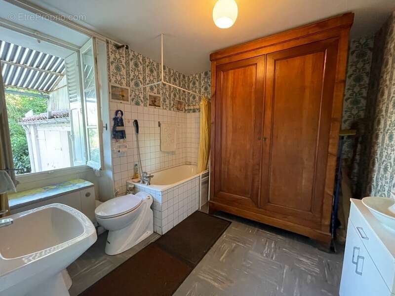 Maison à CHATEAUPONSAC