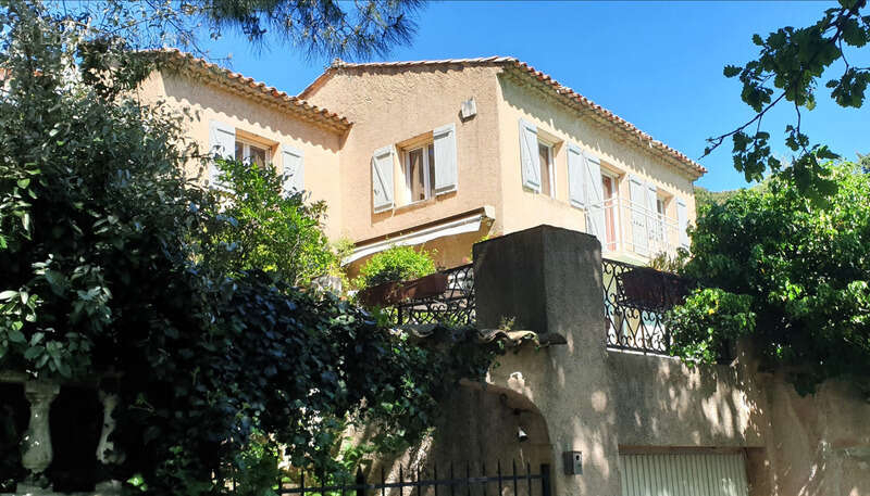Maison à LA GARDE-FREINET