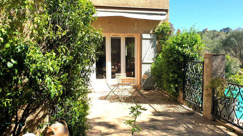 Maison à LA GARDE-FREINET