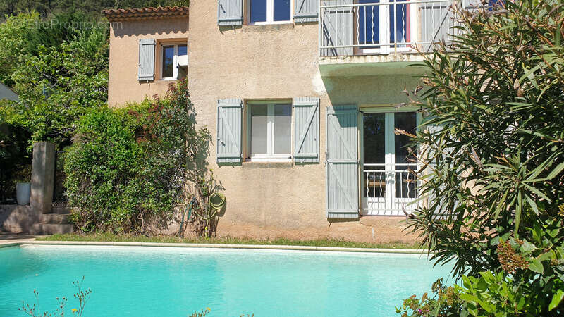 Maison à LA GARDE-FREINET