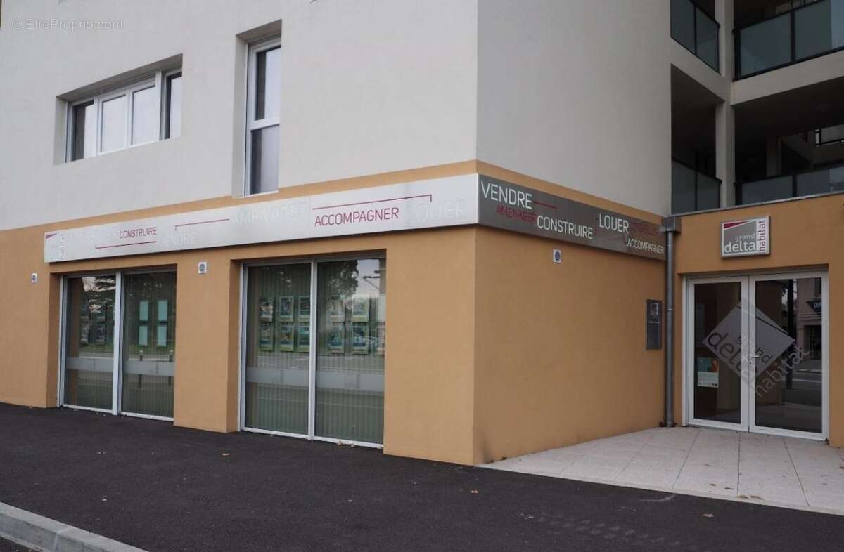 Commerce à LE PONTET