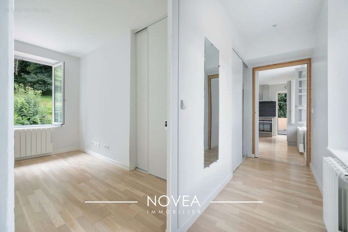 Appartement à COLLONGES-AU-MONT-D&#039;OR