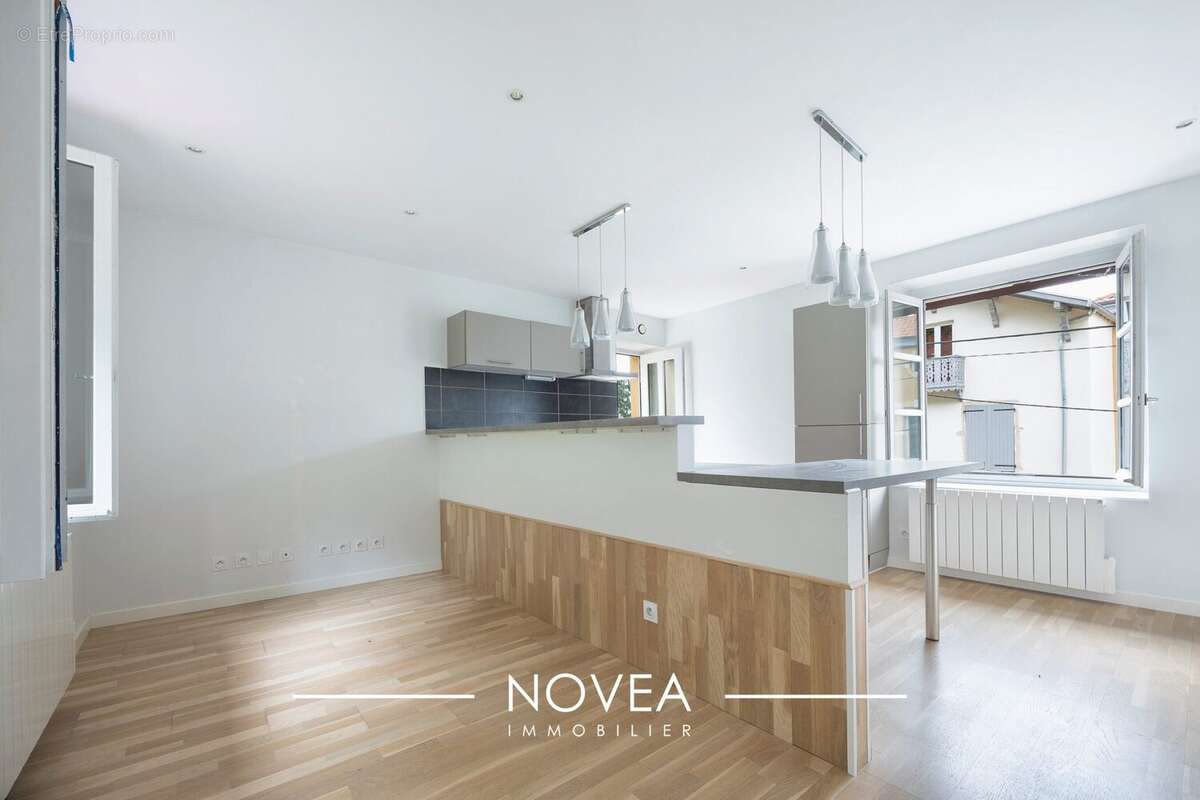 Appartement à COLLONGES-AU-MONT-D&#039;OR