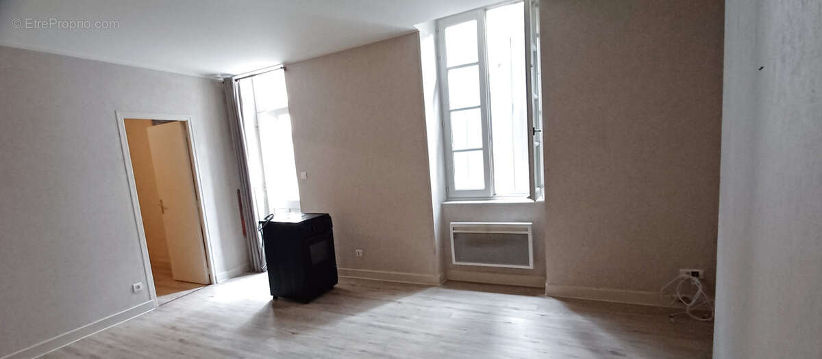 Appartement à BOURBON-L&#039;ARCHAMBAULT