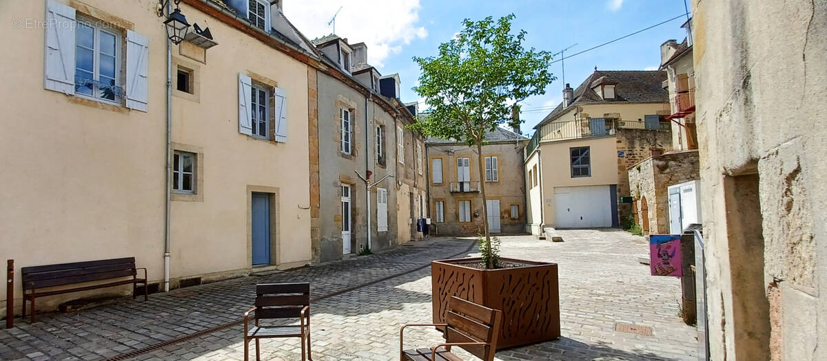 Appartement à BOURBON-L&#039;ARCHAMBAULT