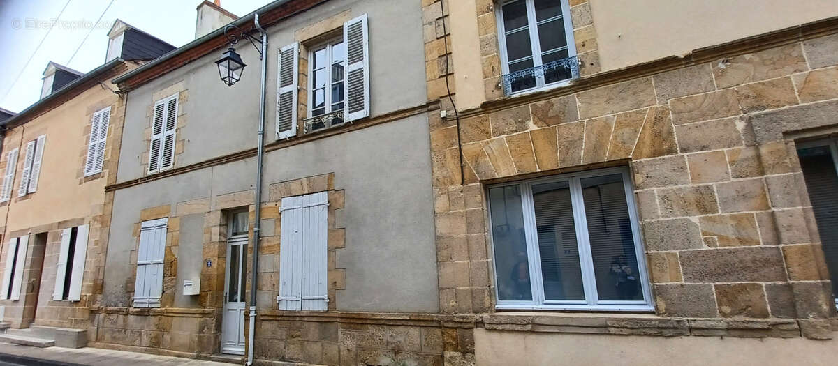 Appartement à BOURBON-L&#039;ARCHAMBAULT