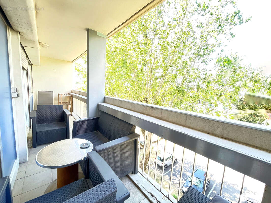 Appartement à PIERRE-BENITE