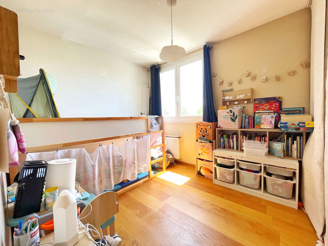 Appartement à PIERRE-BENITE