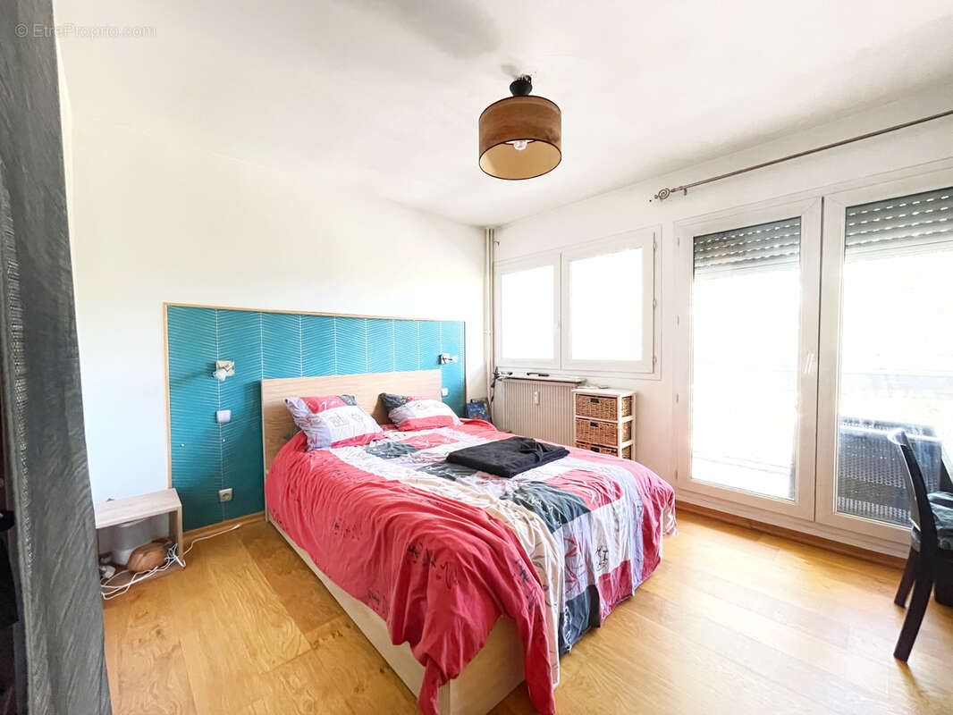 Appartement à PIERRE-BENITE
