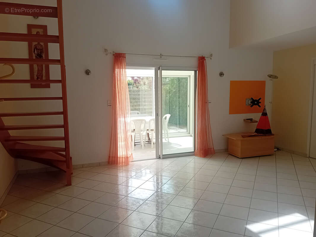 Maison à SAINTE-FLORENCE