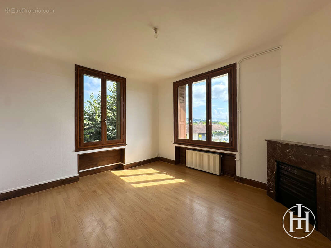 Appartement à SAINT-AMAND-MONTROND