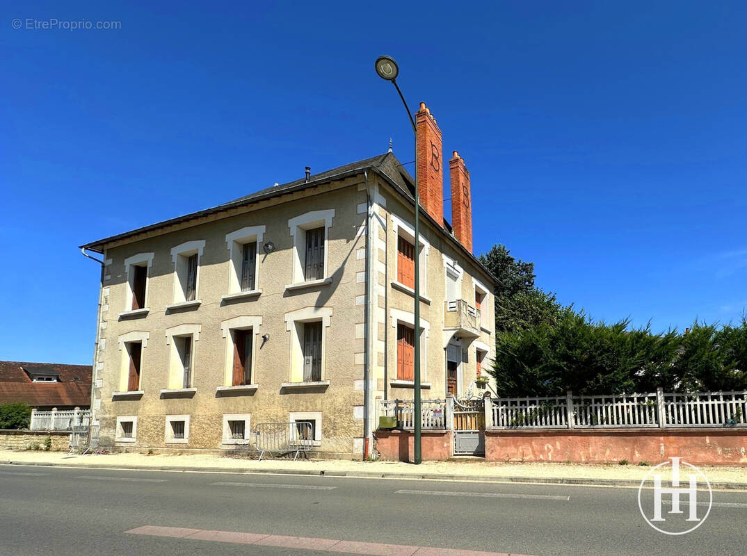 Appartement à SAINT-AMAND-MONTROND