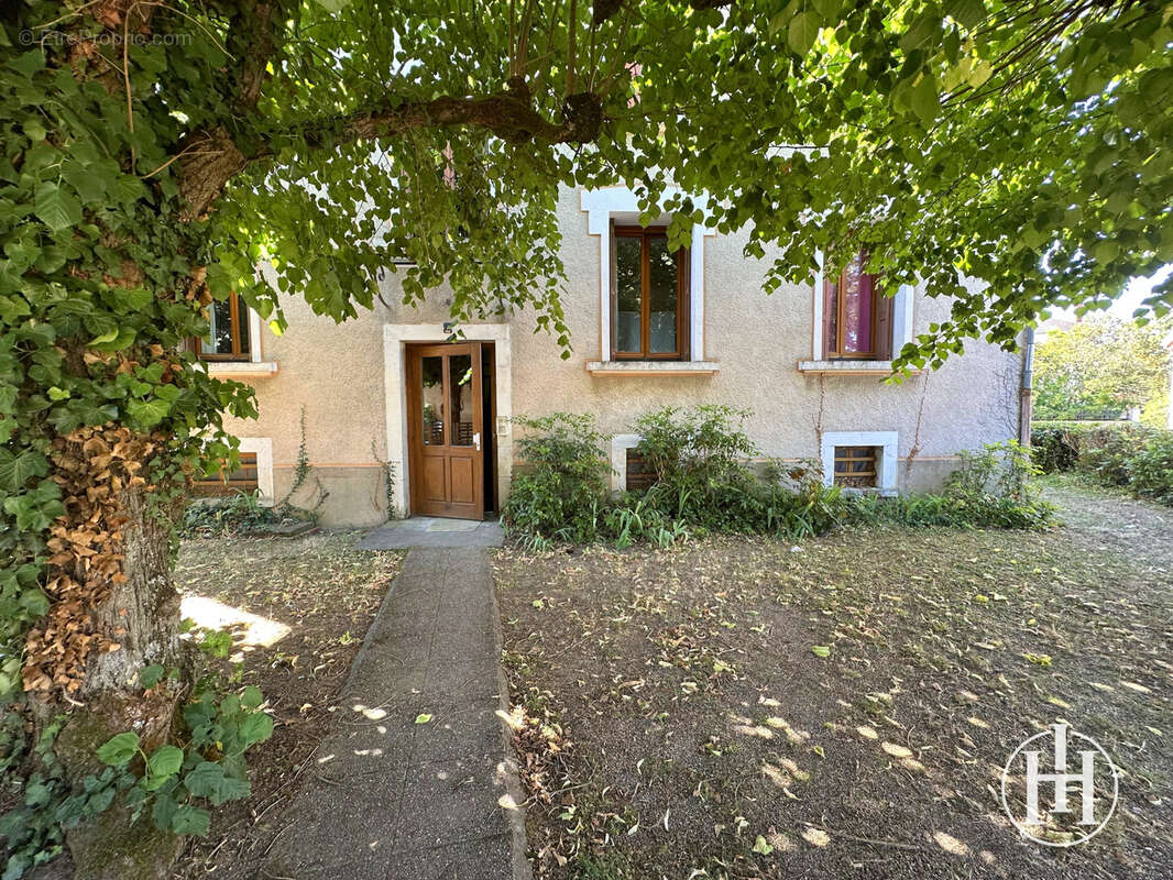 Appartement à SAINT-AMAND-MONTROND