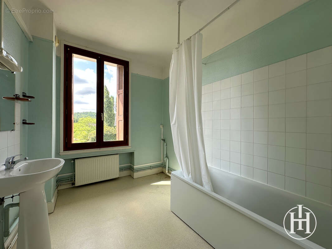 Appartement à SAINT-AMAND-MONTROND