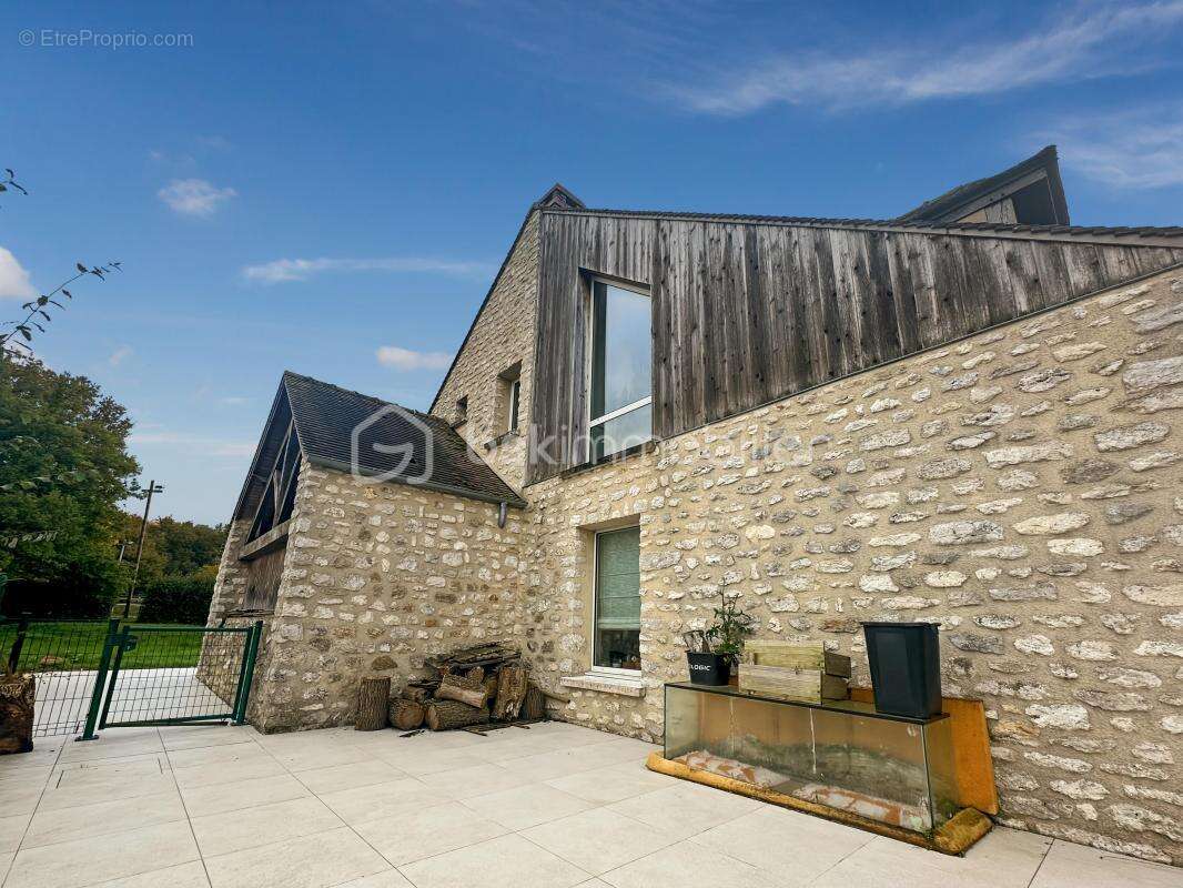 Maison à JANVILLE-SUR-JUINE