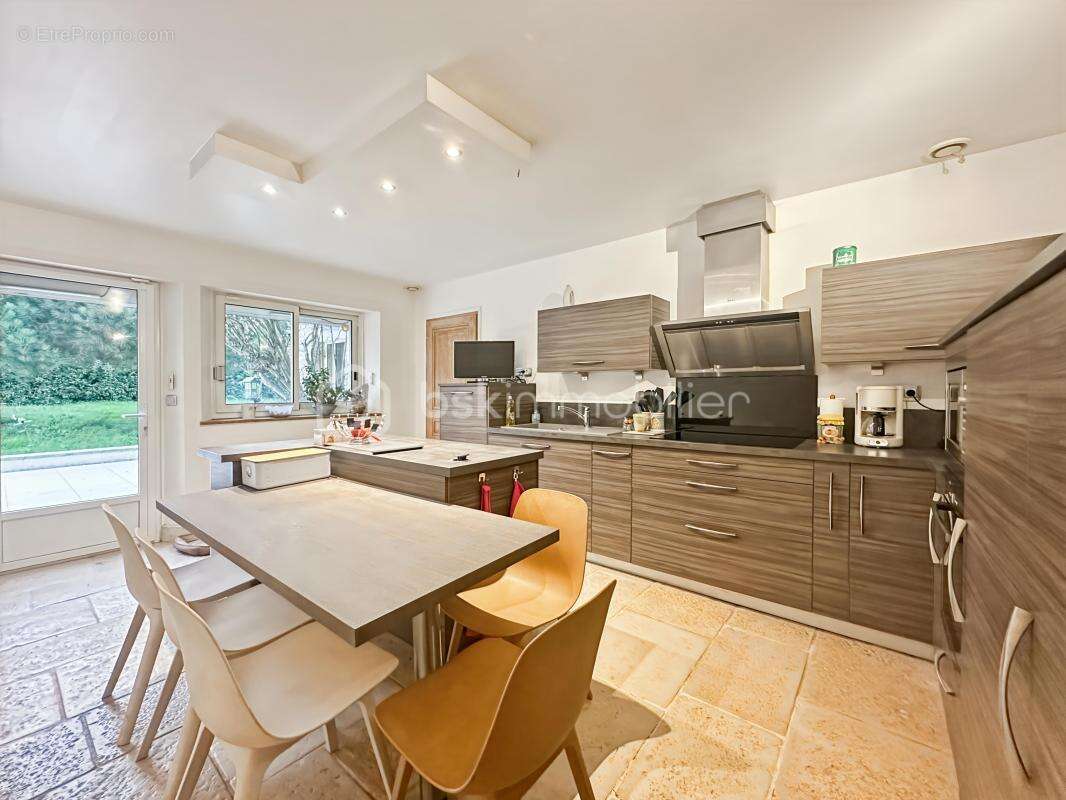 Maison à JANVILLE-SUR-JUINE