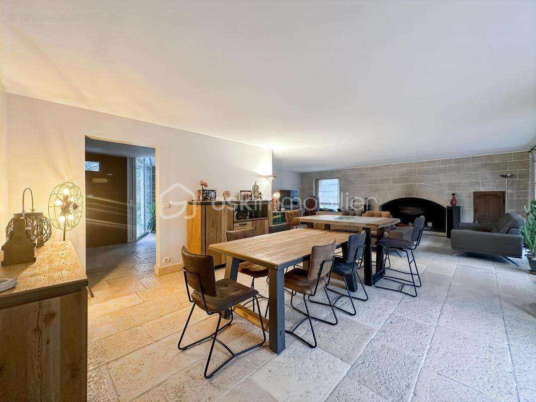 Maison à JANVILLE-SUR-JUINE