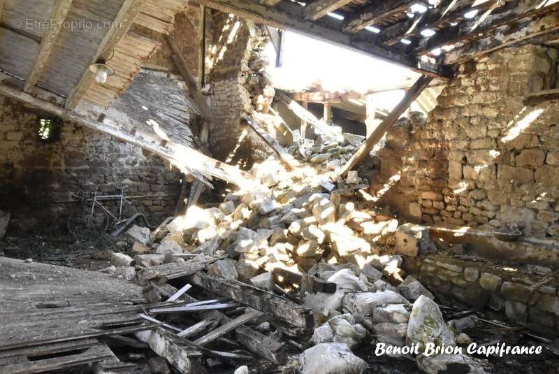 Maison à LOUVIGNE-DU-DESERT