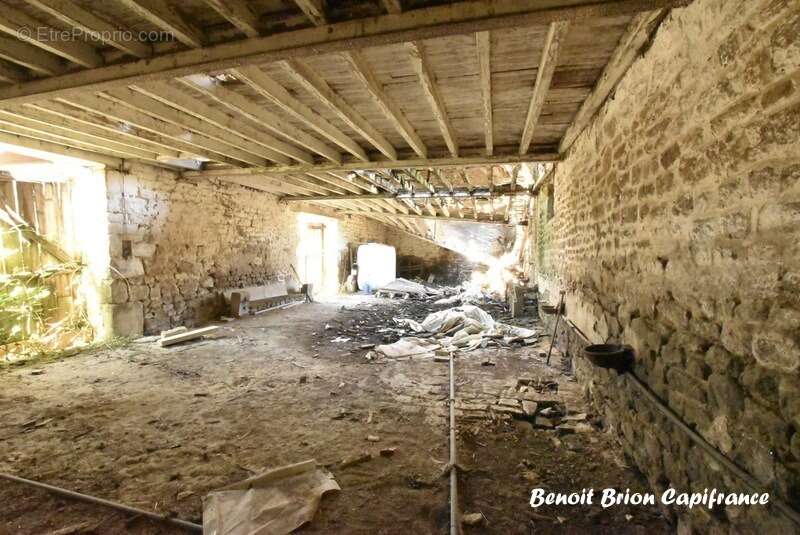 Maison à LOUVIGNE-DU-DESERT