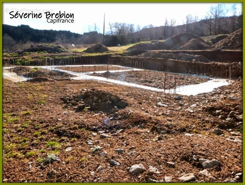 Terrain à VISCOMTAT