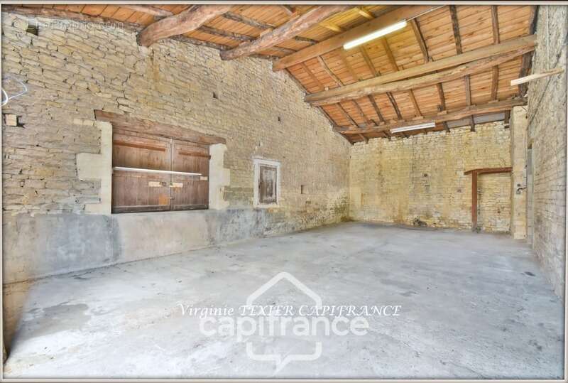 Maison à ASNIERES-LA-GIRAUD