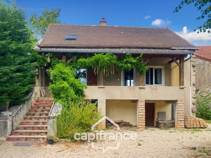 Maison à SAINT-YTHAIRE