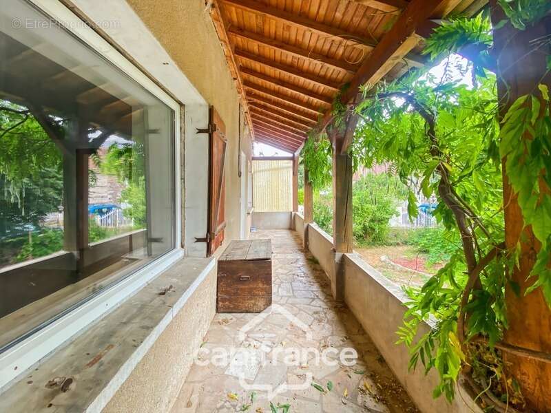 Maison à SAINT-YTHAIRE