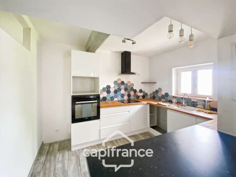 Maison à SAINT-YTHAIRE