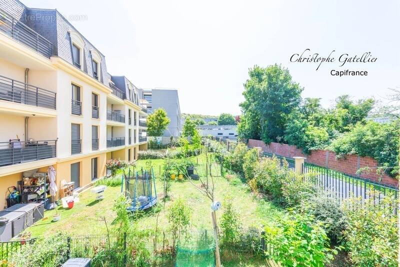 Appartement à SAINT-CYR-L'ECOLE