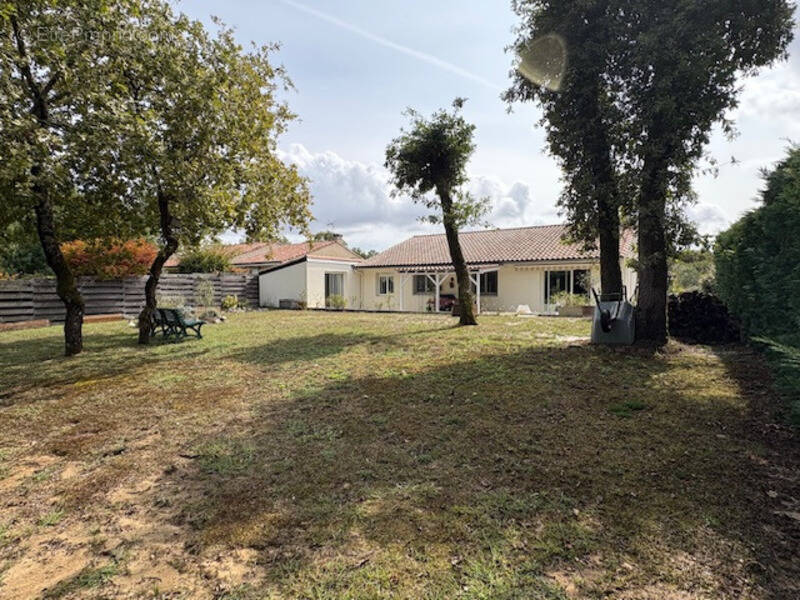 Maison à LE HAILLAN