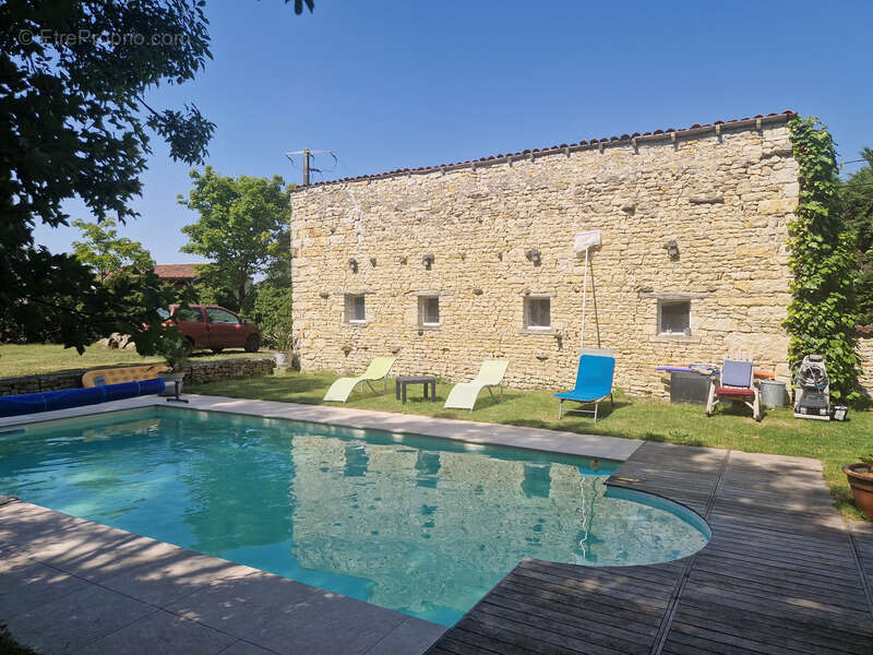 Maison à TONNAY-BOUTONNE