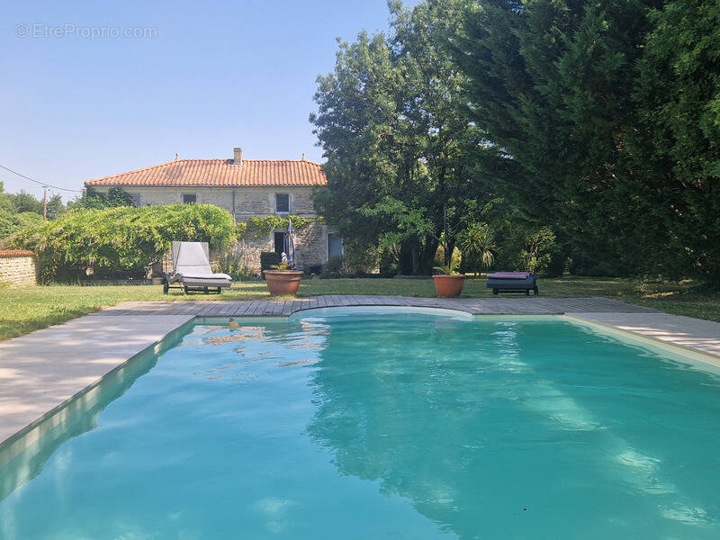 Maison à TONNAY-BOUTONNE