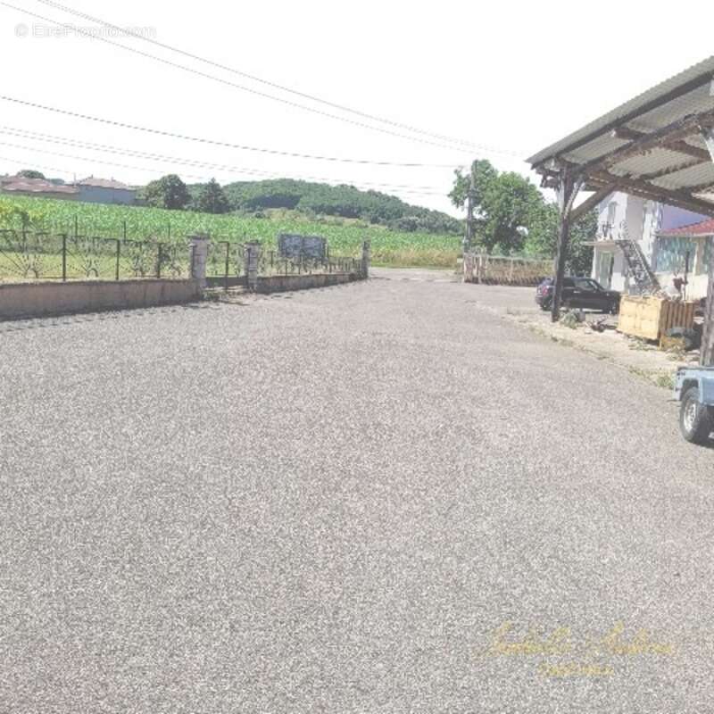 Commerce à LA COTE-SAINT-ANDRE