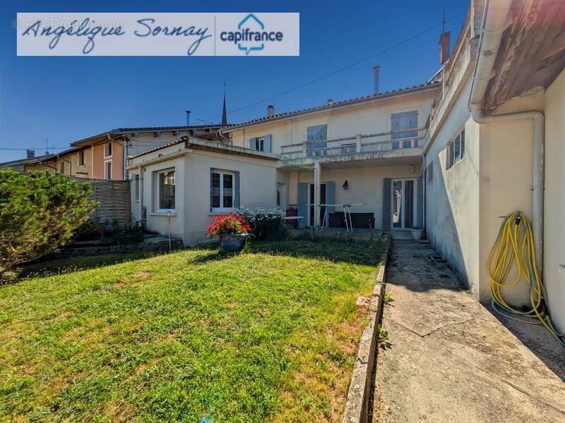 Maison à SAINT-JULIEN