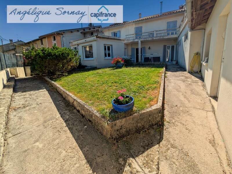 Maison à SAINT-JULIEN