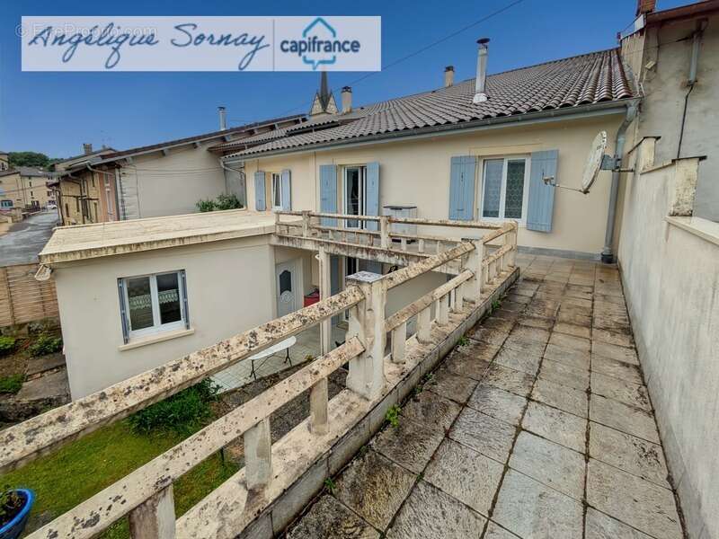 Maison à SAINT-JULIEN