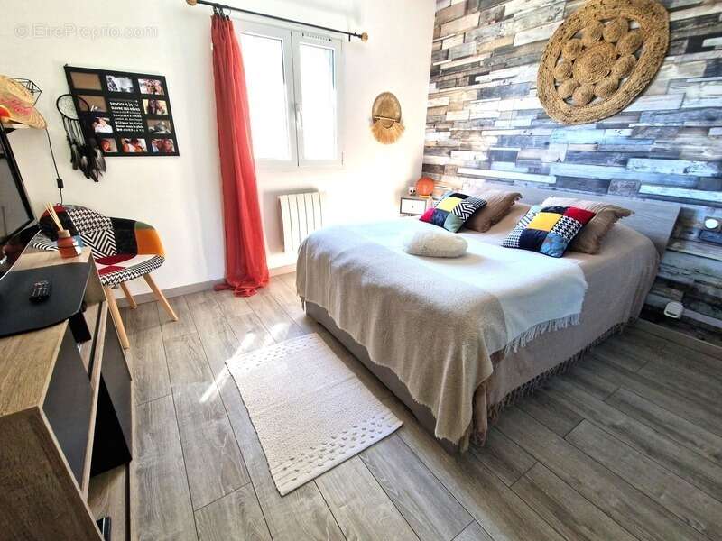 Maison à LA ROQUETTE-SUR-VAR