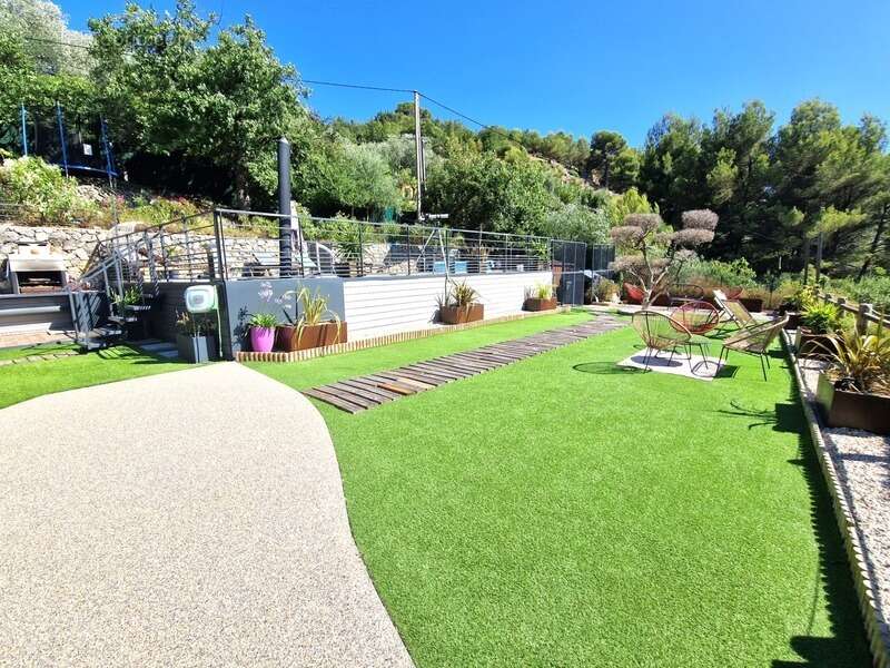 Maison à LA ROQUETTE-SUR-VAR