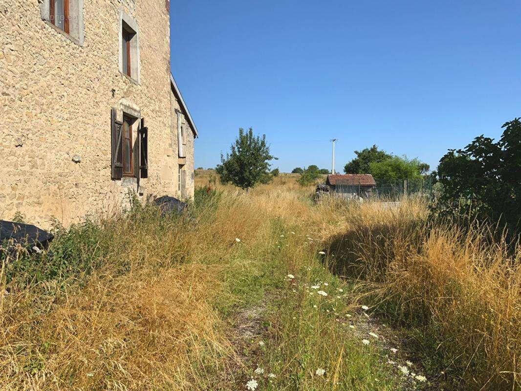 Maison à CONTREXEVILLE