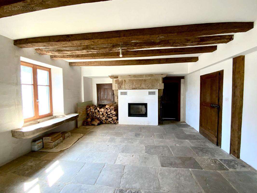 Maison à CONTREXEVILLE