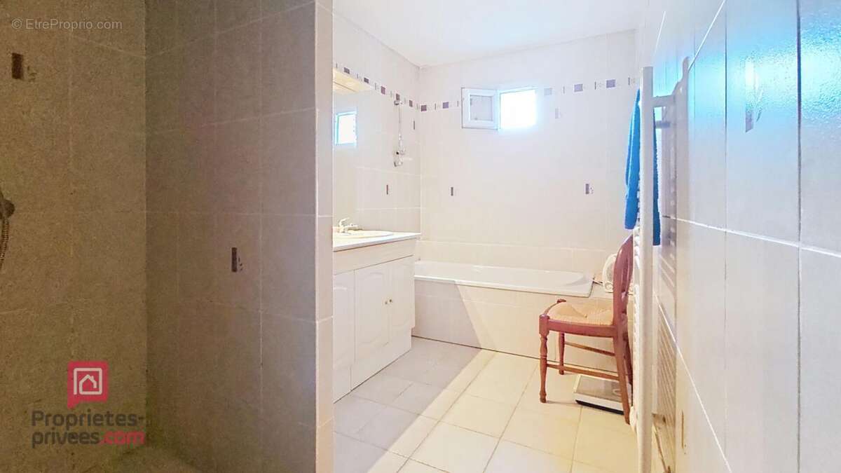 Maison à LES MATHES