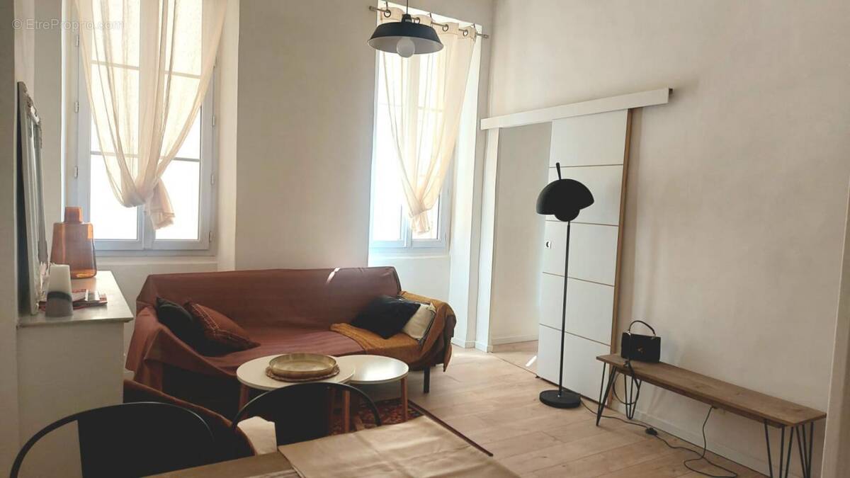 Appartement à MARSEILLE-2E