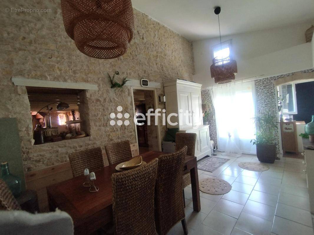 Maison à LA GREVE-SUR-MIGNON